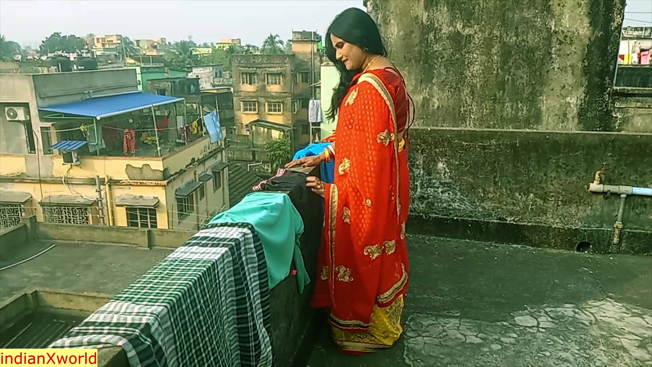 Hot bhabhi ko chudai pani nikal diya! Hindi webserise sex