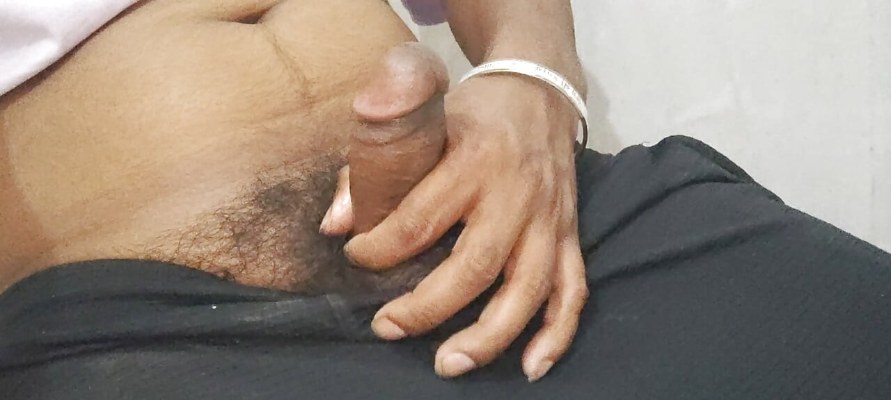 Apni chachi ki body theek kar chut ke jhant ke dalte land khada kar liya