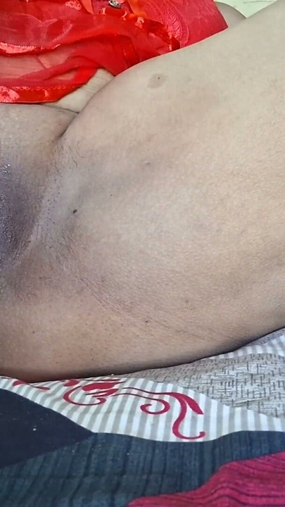 Indyjska desi mon bhabhi – masaż cipki, cipka bhabhi jest bardzo piękna | Klip 2