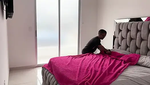 Junge und attraktive masseuse gibt der ehefrau seines kleinen kunden einen harten fick. BIS ZUM ECHTEN SELBSTGEDREHTEN SEX MIT manuelaAlvarez