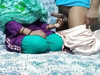 Индийская дези бхабхи и Devar занимаются сексом в их комнате 2866