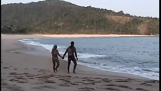 Hot Spanish blonde gets her ass drilled on the beach and takes a facial