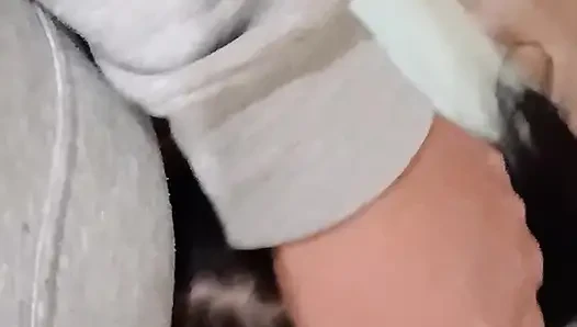 Bir dakika içinde ağzına boşaldım çünkü üvey annem ön kapıyı açmaya başlamıştı