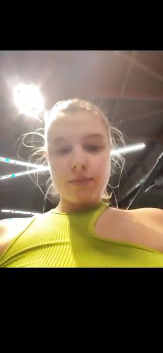 Latihan dan melancap di gim