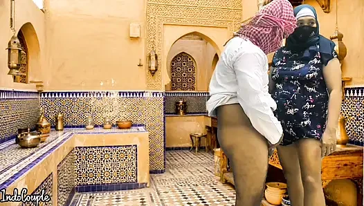 Saudi Husband and Iranian wife bang in Kitchen