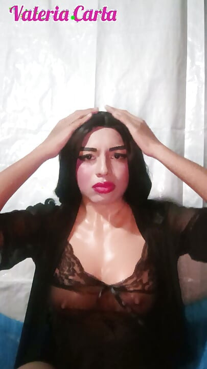 Mexican Shemale Wishing to Be Penetrated By A Male
