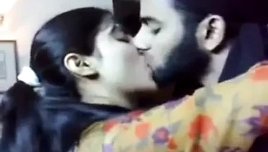 Pakistani guy Molvi kisses girlfriend