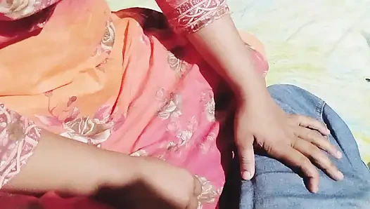 Hot Desi Boudi and Clener Sex Video