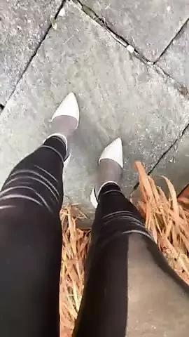 Marcher dehors en talons