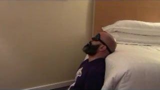Anon, sexe oral à l'hôtel avec les yeux bandés 07