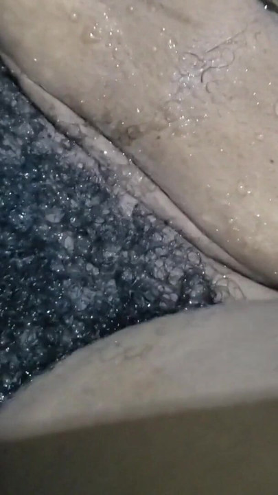 Rekaman seks istri hot dengan memek berbulu lagi asik dientot habis-habisan - close up | Klip 3