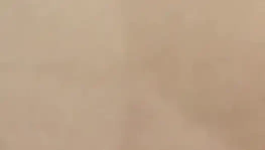 Azgın piliç oyuncaklarla mastürbasyon yapıyor