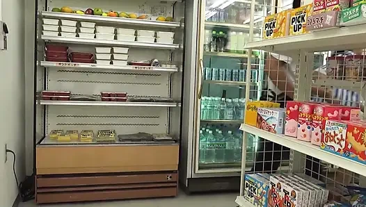 Adegan 1_beautiful mayuka momota si pramuniaga jepang dientot di gudang toko