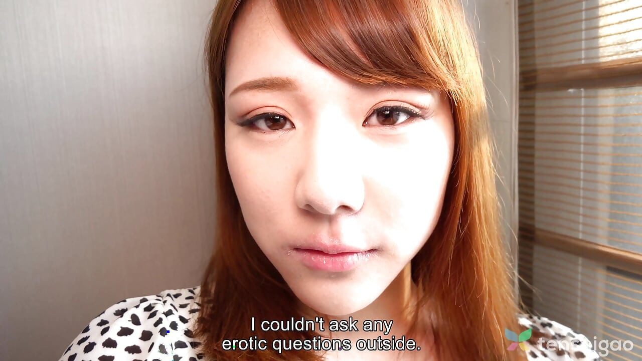 יורי היא בחורה בודדה שרואה את המודעה שלנו באינטרנט ומסכימה להיפגש איתנו