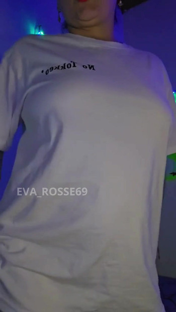 Überraschend unter dem hemd