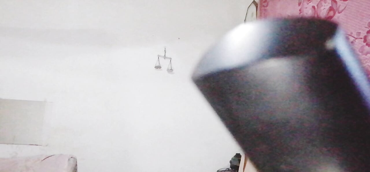 Real house maid was seducing me without a bra and put it in the mouth