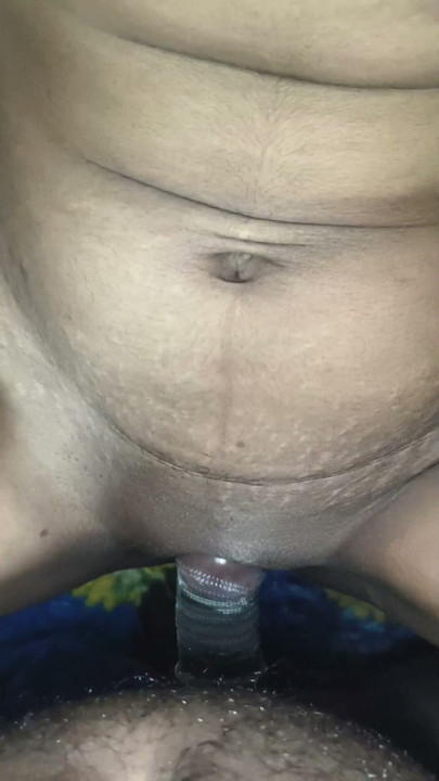 Bhabhi dostala od svého devara pořádně do kondomu, jako by to byla největší děvka. | Klipy 1