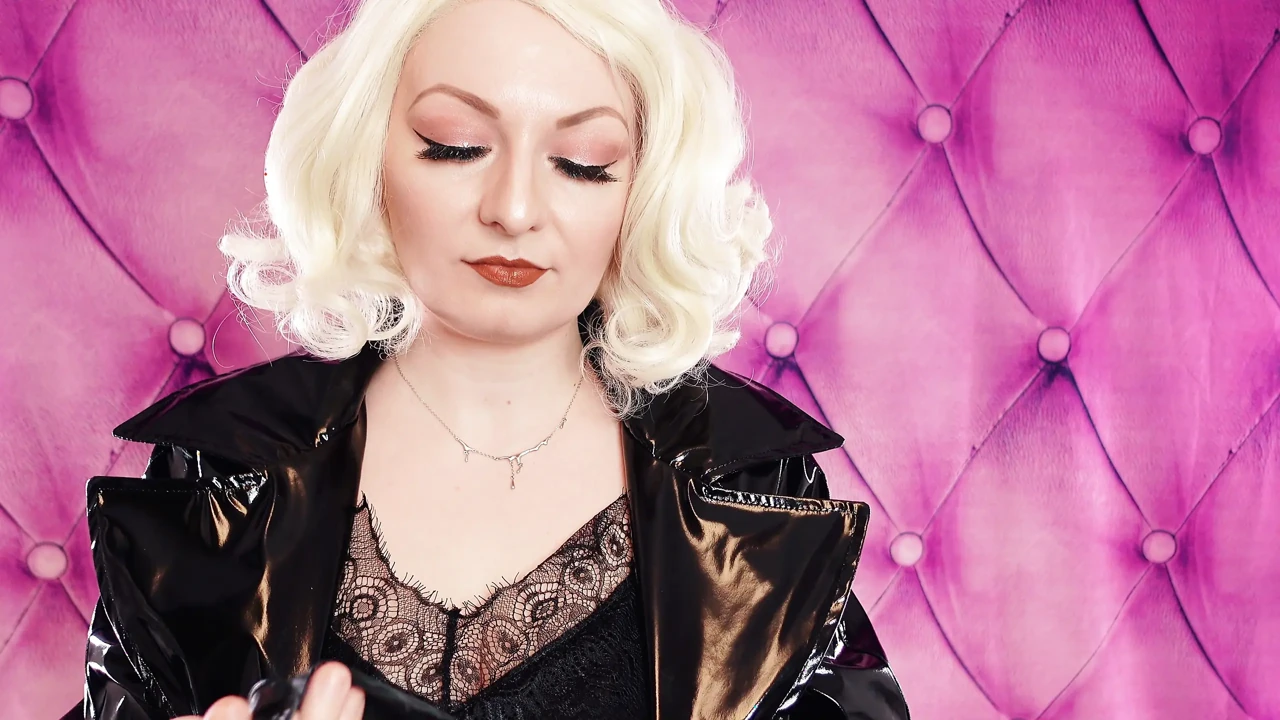 Wearing XS nitrile gloves - Gloves fetish video (Arya Grander)