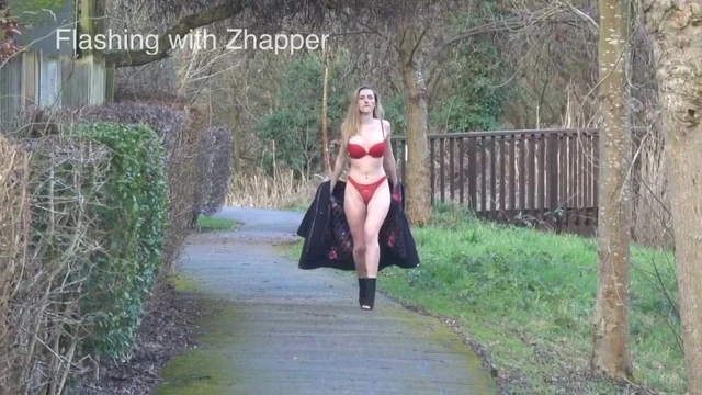 Sexy Stroll 10