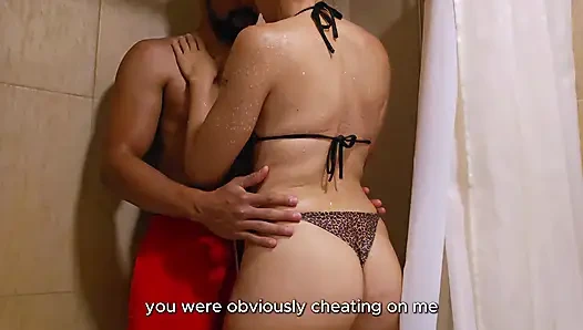 Я соблазняю своего соседа у бассейна, и он трахает меня в ванной