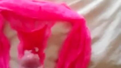 kiracının kırmızı külot üzerinde başka bir yük