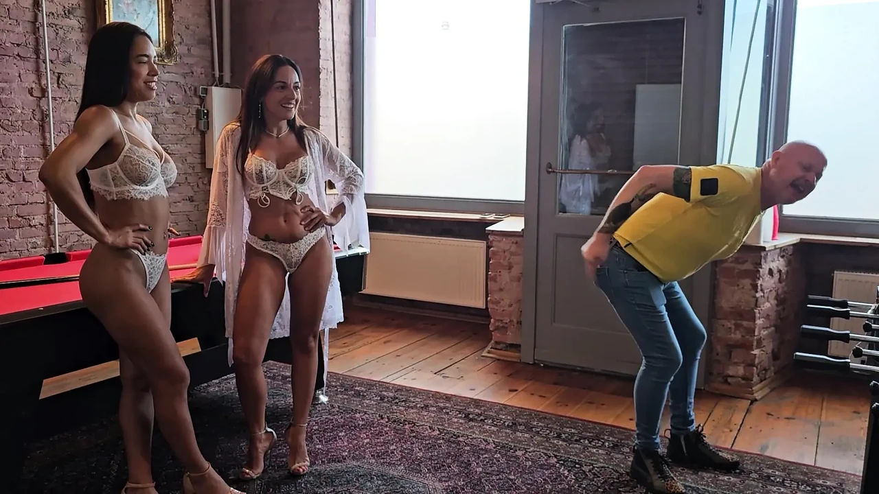 Behind the scenes, Maya and Luca Adventure in Berlin. Full video on my OF Page.