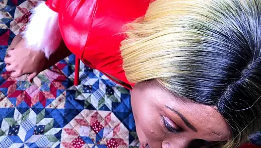 Seksi Nina Rivera Don Whoe'ya en ateşli Noel oral seksini yapıyor