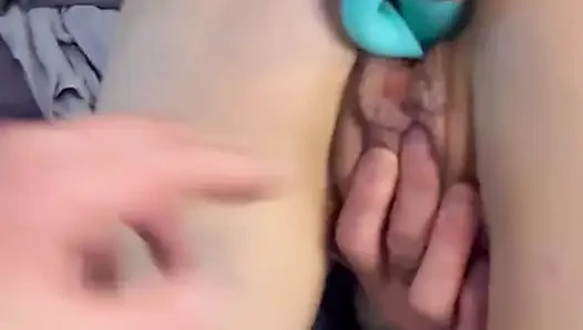 Freche stiefmutter betrügt ehemann mit stiefvater des freundes sohnes