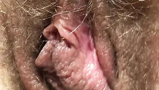 Жена прислала видео из ее офиса, показывающее как мокрая она была, однажды дома, она кончает хорошо так хорошо моими 3 пальцами