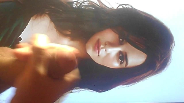 Emilia Clarke (Video 9)