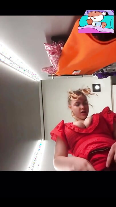 試着室でリッキーがセックス