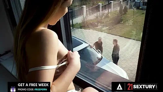 21 sextury - alexis crystal iç çamaşırlı çifte penetrasyon üçlü grup seks ve ağzına boşalma