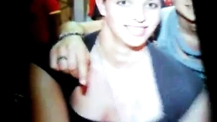 Sahnespende an die geile Melissa