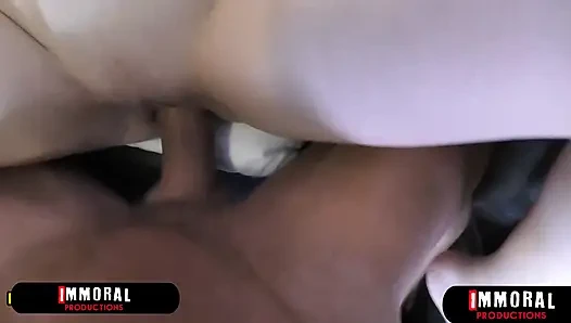 Seksi röportaj Kylie Green için penetrasyona dönüşüyor!