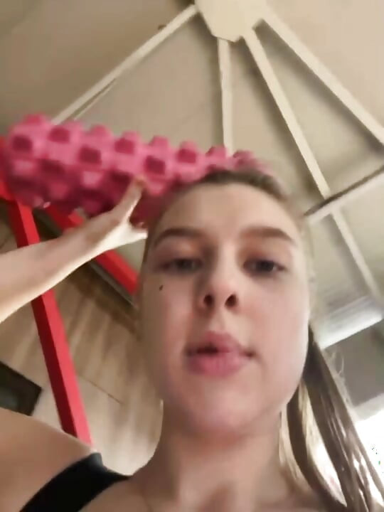 Gordas sexy menina jucielrússiae treinando na academia