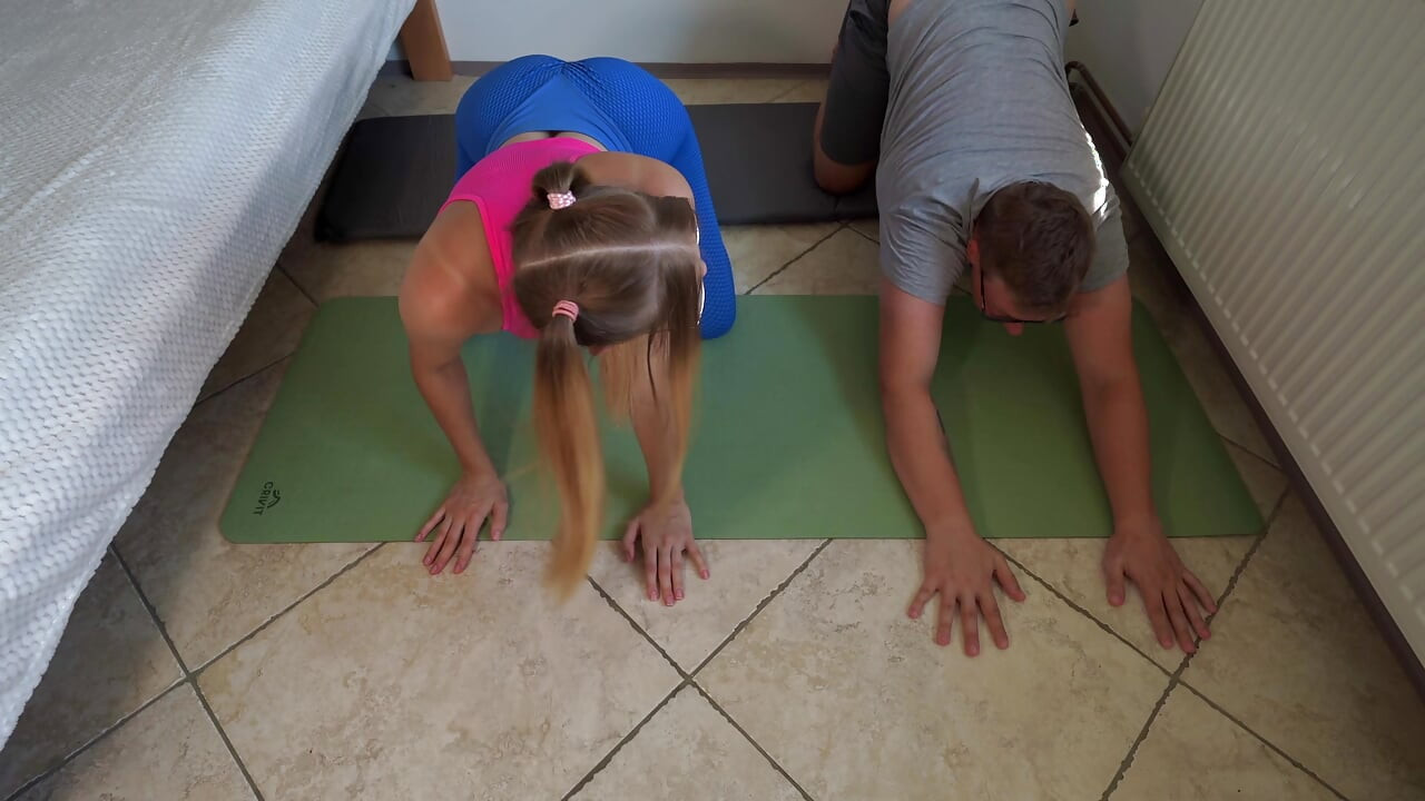 Cursul de yoga cu fratele vitreg nu merge conform planului