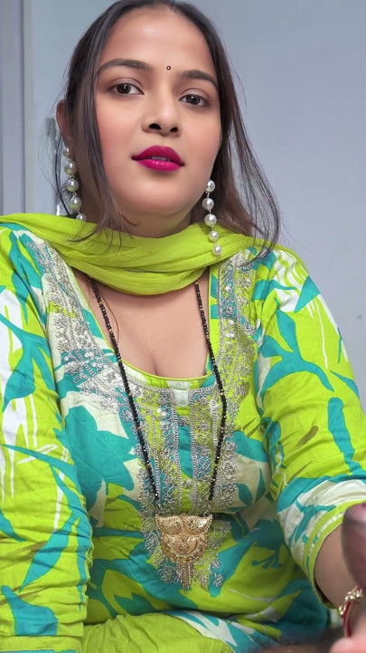 Newly Married Bahu Wants to Learn How to Give Perfect Blowjob...sasur Bahu Hindi Close up Blowjob Video.
