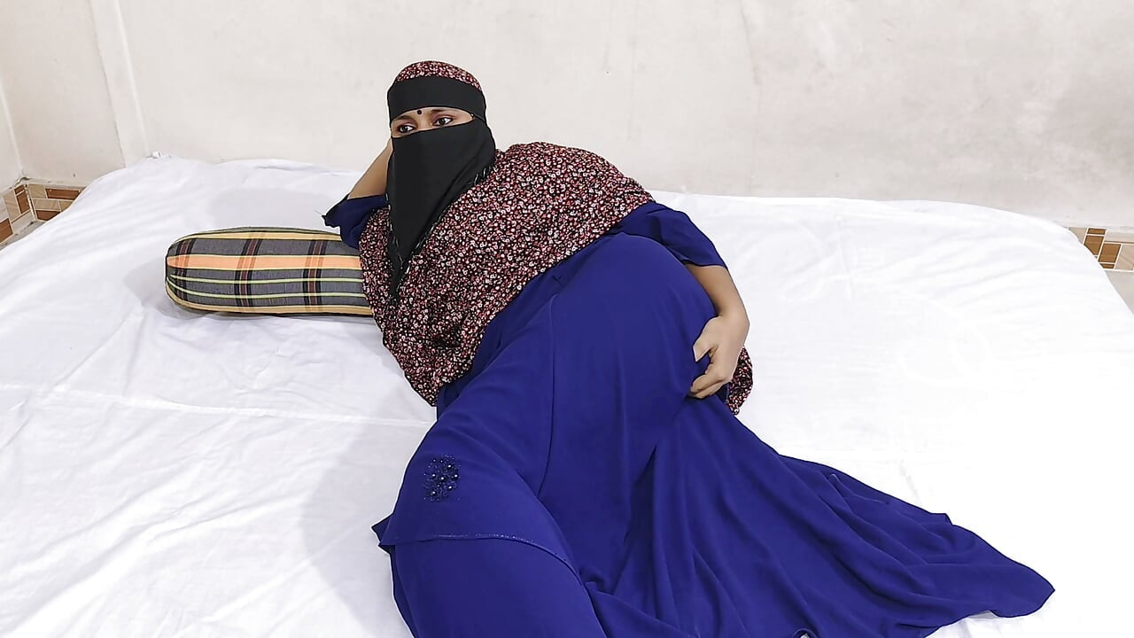 Hijabi Müslüman Teyze Hint deshi köy teyzesi köpek stili sert sikme videosu.