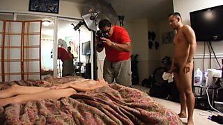 Imagens dos bastidores de estrelas pornô sensuais em ação