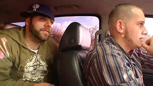 Heiße blonde anhalterin bekommt eine ritt und einen guten fick