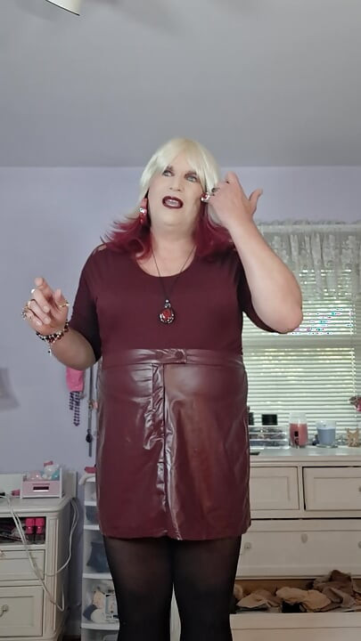 A real pantyhose story: for my friend MatureLover -Girdle Lover!