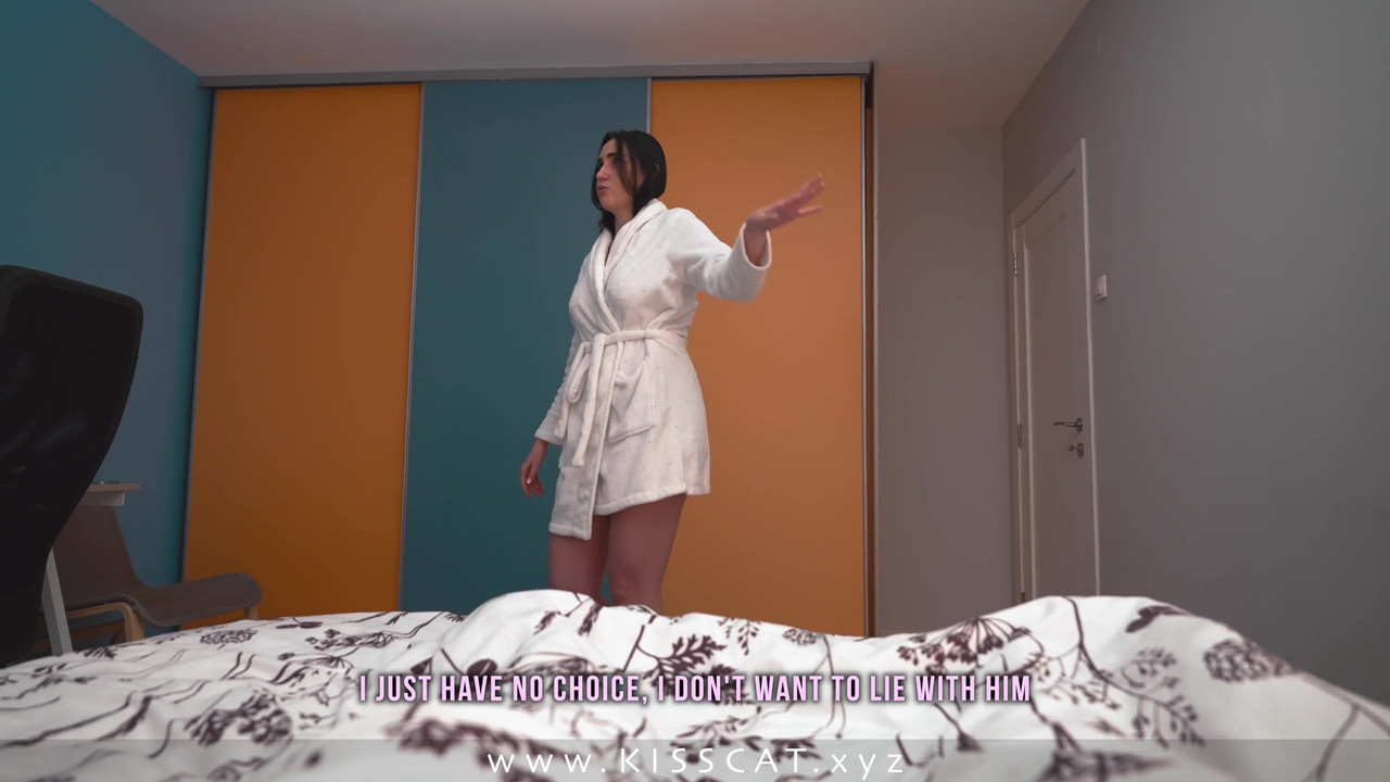 为什么继子和继母睡一张床？继母被中出并玩弄精液 - Kisscat