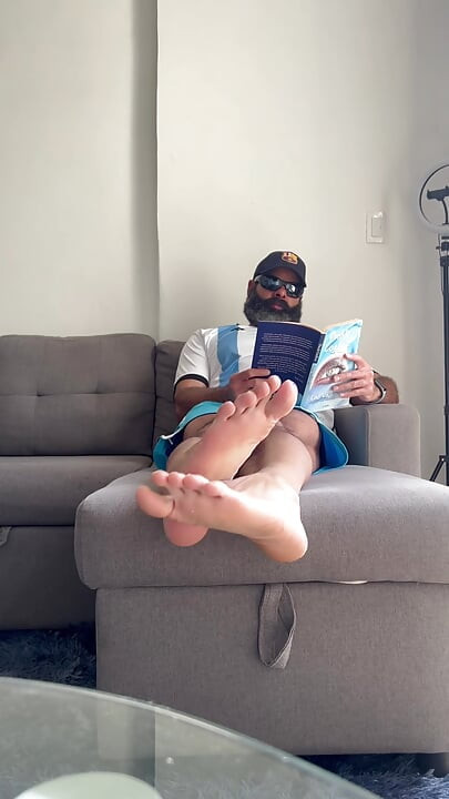 Beau-père pieds nus