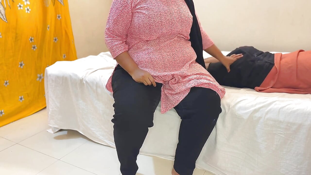 Teen 18yo Wearing Glasses Hot Stepmom in Stepson's Bed at Midnight Cheating on Husband!