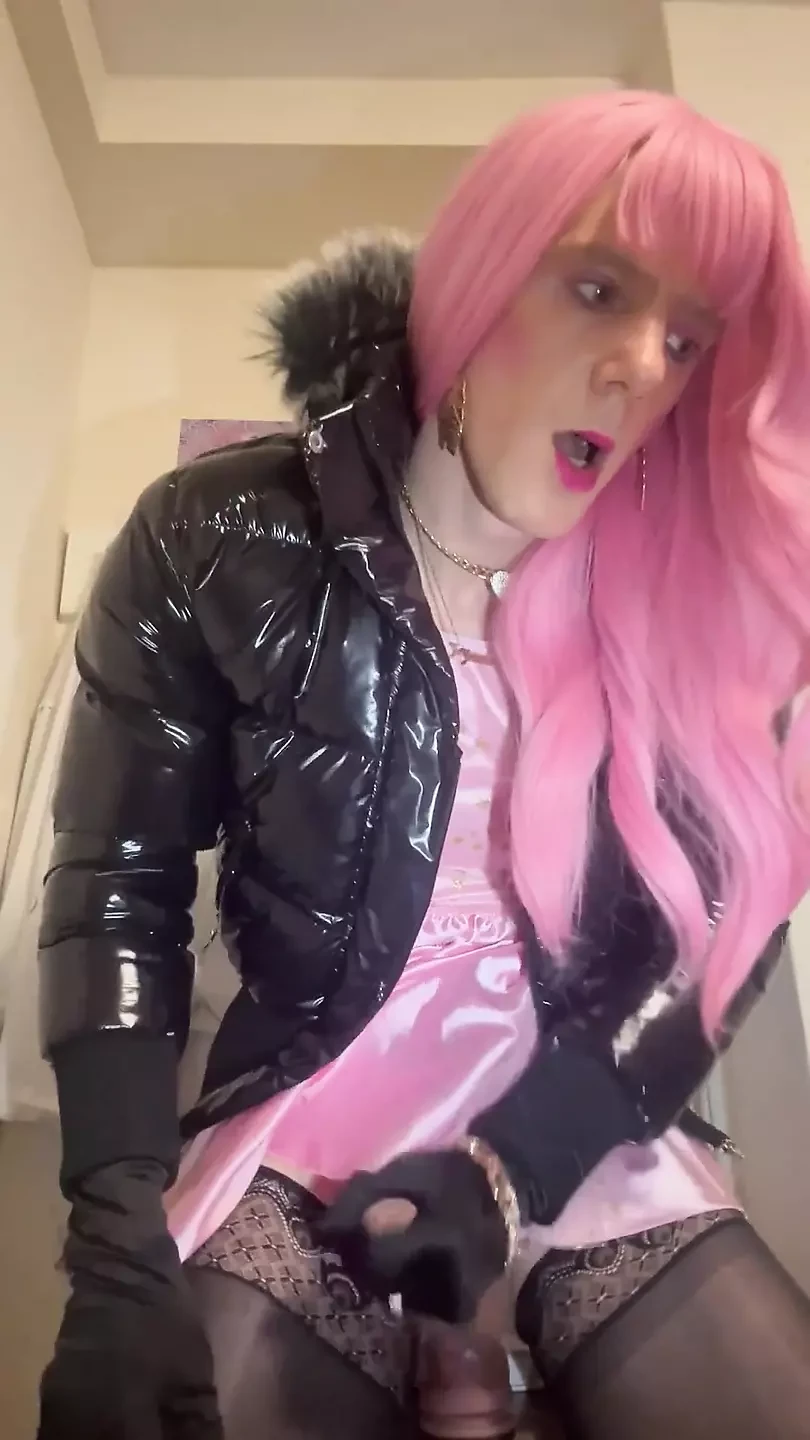 Jess Silk Rides Dildo