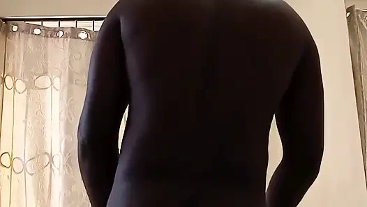 Cewek hot ini lagi asis dicrot di kepala