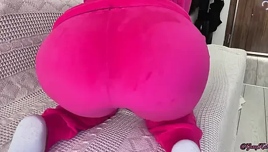 Rosa trainingsanzug stinkender furz