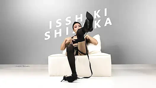 Она наслаждается упражнениями во время ношения чулок - Isshiki Shizuka 02