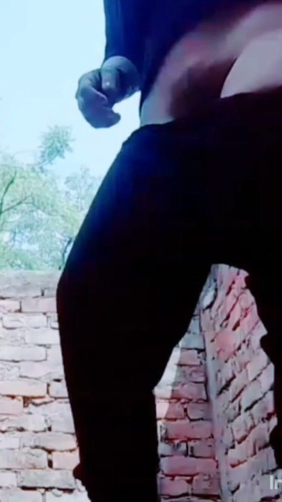 A very beautiful girl was taking bath in her courtyard | Clip 2