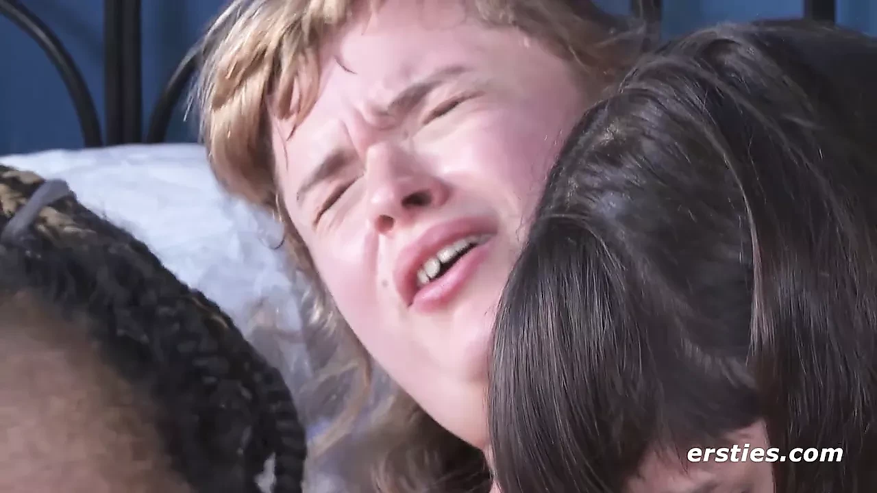 耸人听闻的业余3P - Ersties